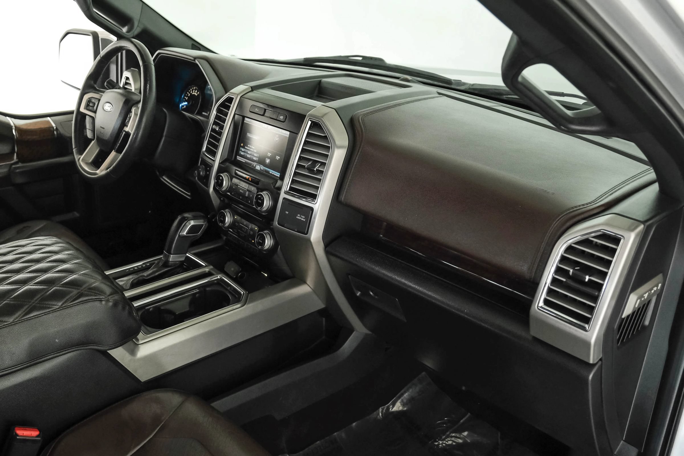 Used 2015 Ford F150 Platinum w/ Equipment Group 701A Luxury RWD image 12