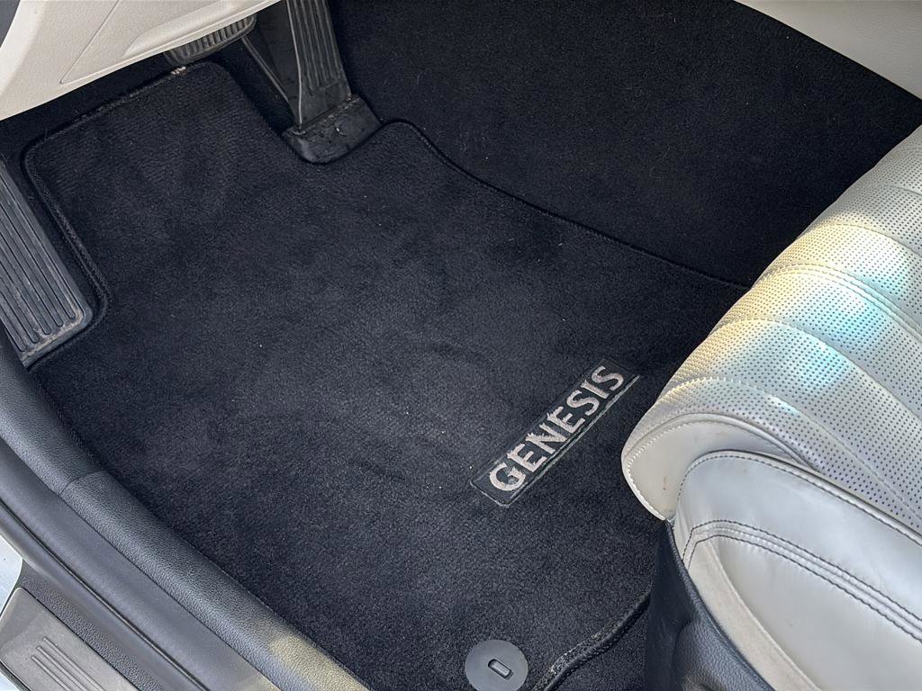 Used 2020 Genesis G70 2.0T w/ Prestige Package image 13