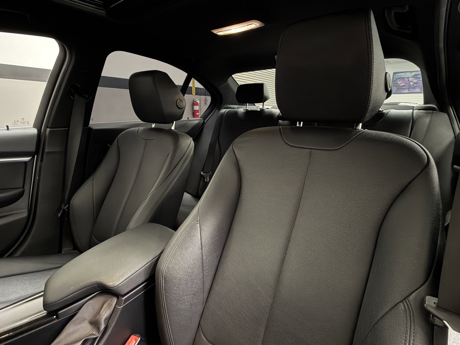 Used 2018 BMW 330e image 23