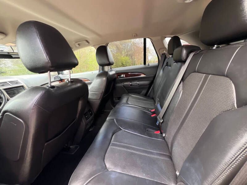 Used 2017 Lincoln MKC Reserve w/ Lincoln MKC Climate Package FWD image 12