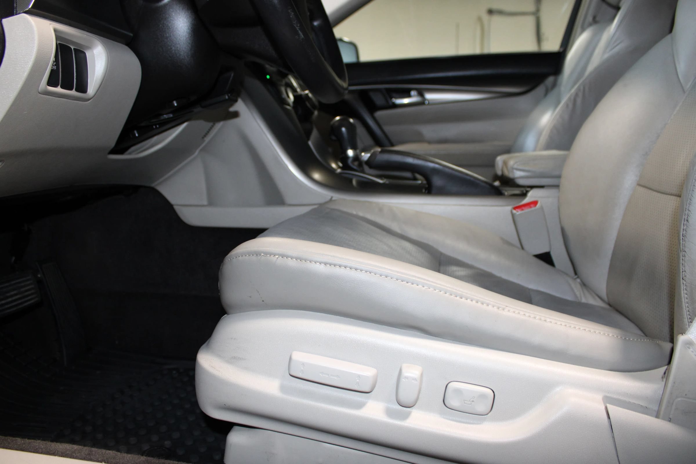 Used 2014 Acura TL w/ Technology Package FWD image 28