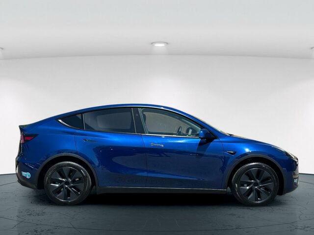 Used 2025 Tesla Model Y Long Range RWD image 7