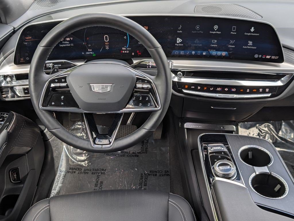 Certified 2024 Cadillac Lyriq Luxury AWD/4WD image 18