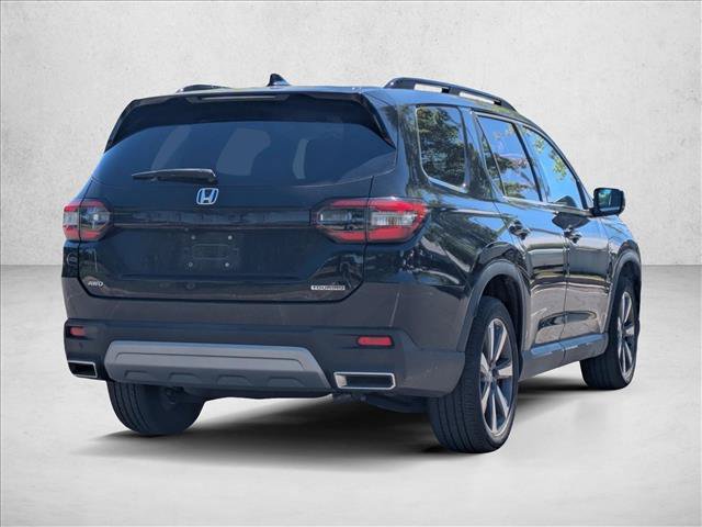 Used 2023 Honda Pilot Touring image 5