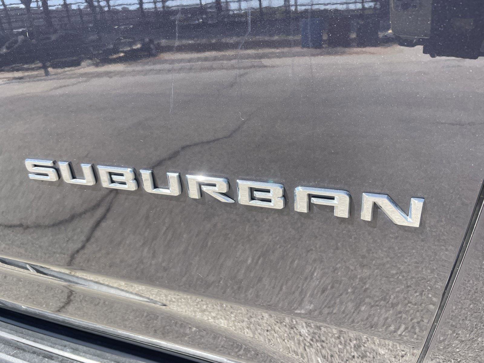 Used 2024 Chevrolet Suburban LT image 36