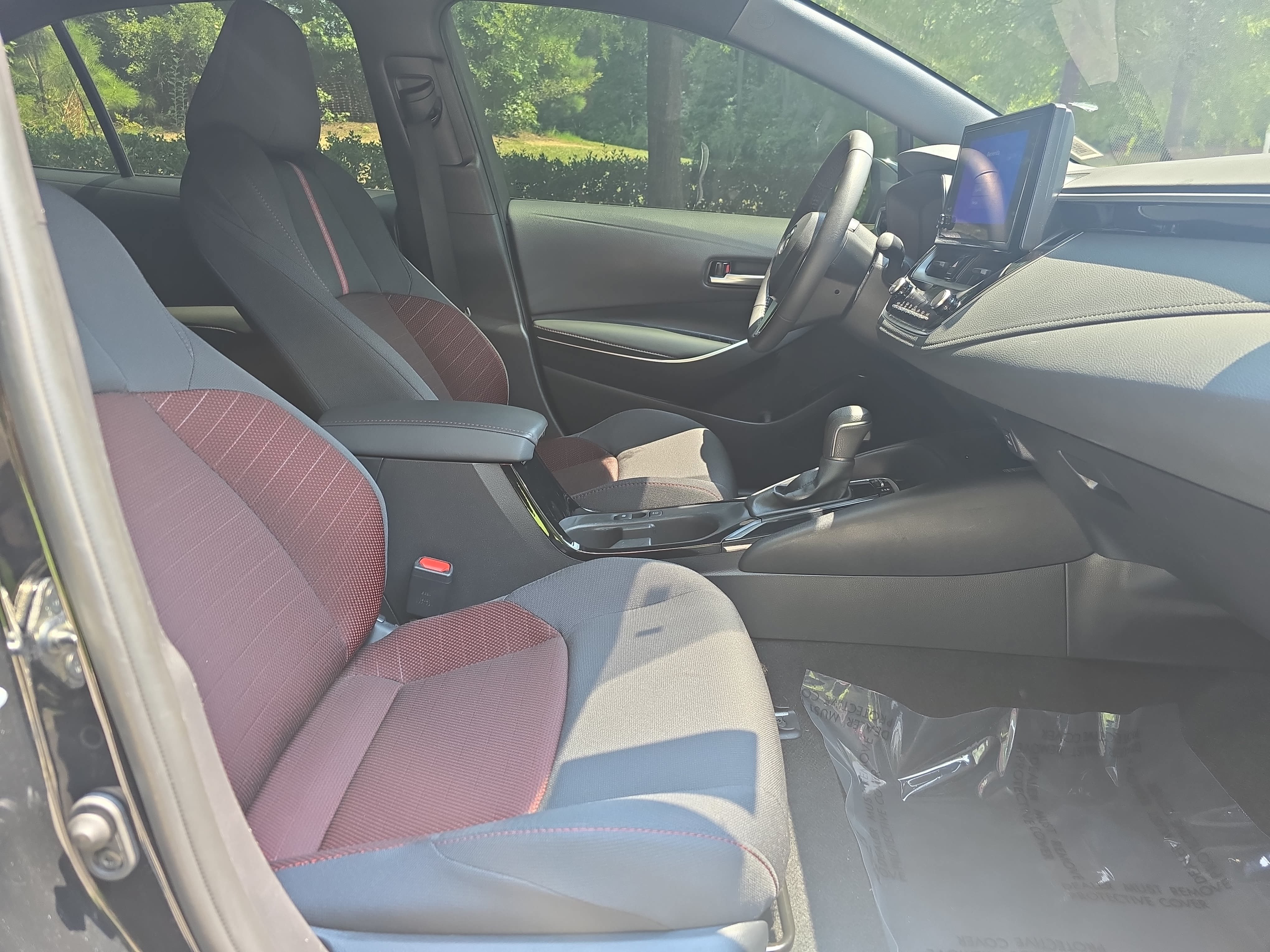Used 2024 Toyota Corolla SE w/ SE Premium Package FWD image 10
