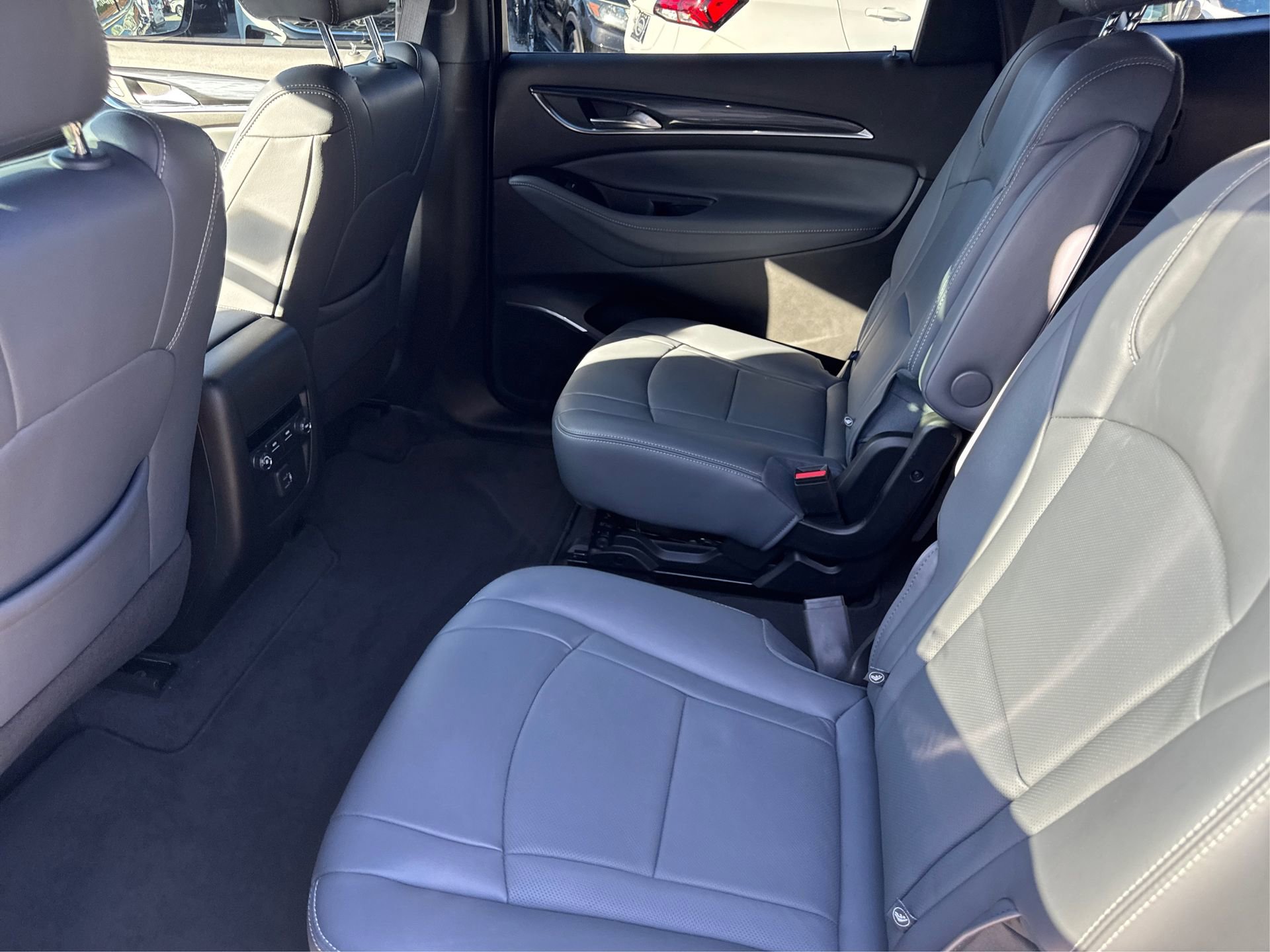 Certified 2024 Buick Enclave Essence image 11