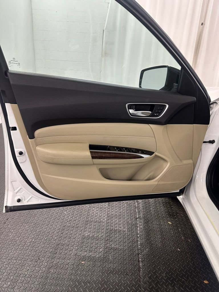 Used 2019 Acura TLX FWD image 8