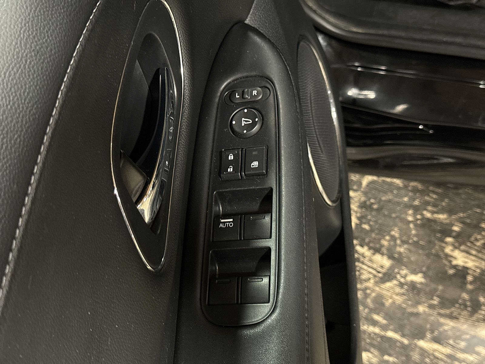 Used 2020 Honda HR-V Touring image 23