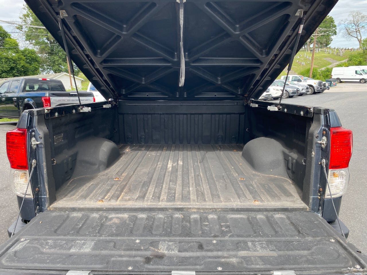 Used 2010 Toyota Tundra 4x4 Double Cab image 25