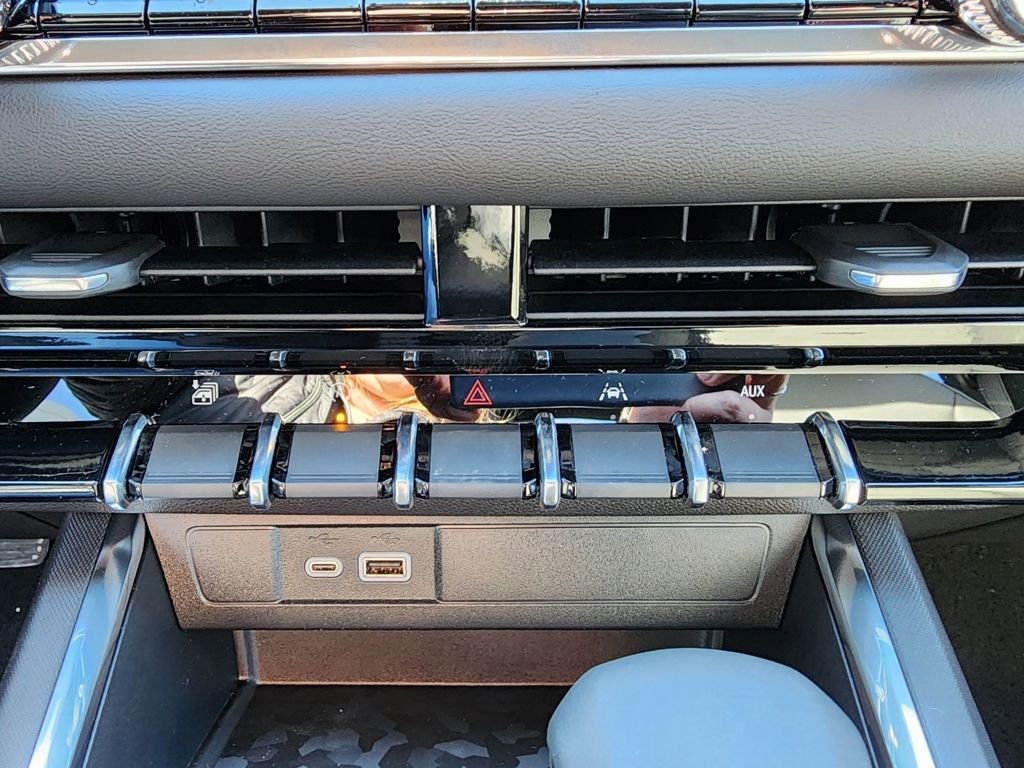 New 2026 GMC Canyon Elevation w/ Convenience Package image 29