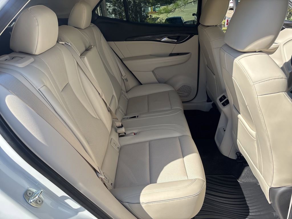 Used 2022 Buick Envision Essence w/ Safety Package image 44