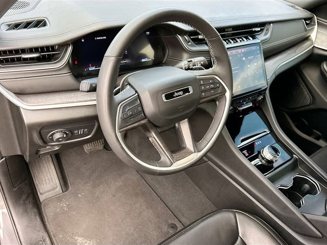 Used 2024 Jeep Grand Cherokee L Limited w/ Luxury Tech Group II image 9