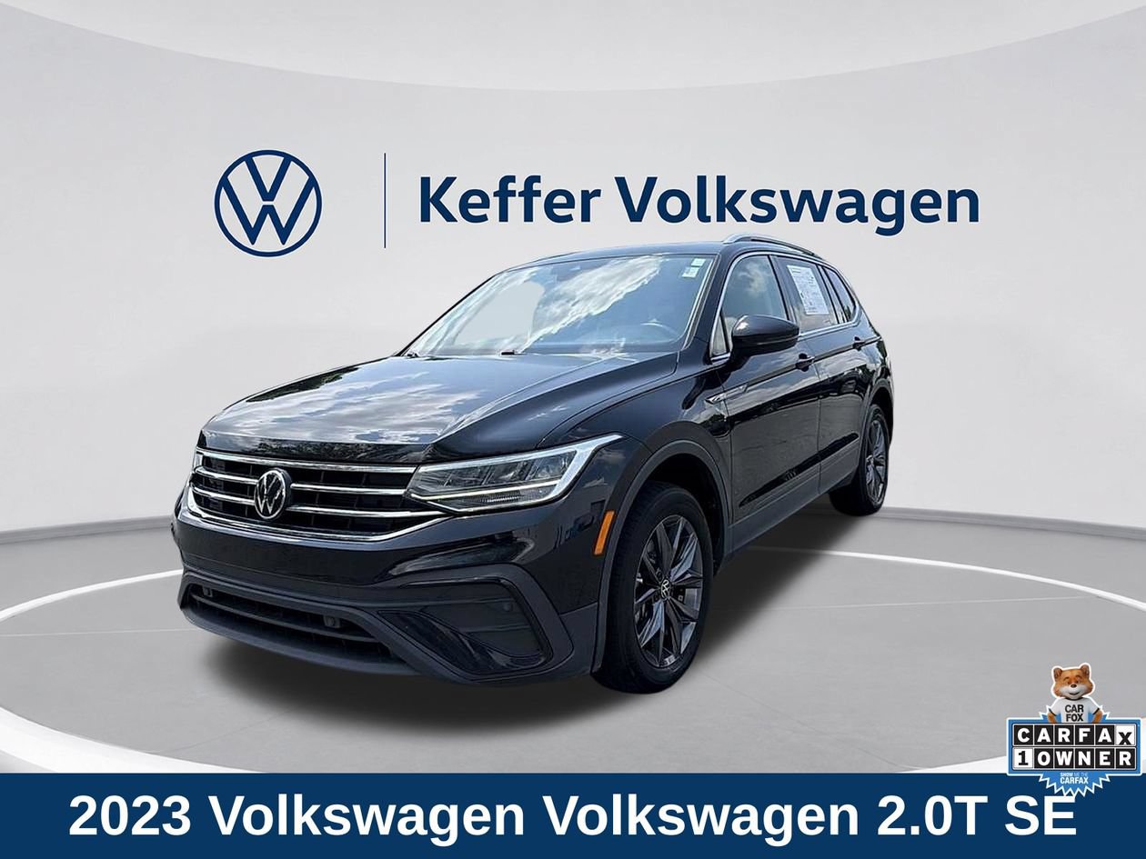 Used 2023 Volkswagen Tiguan SE w/ Panoramic Sunroof Package