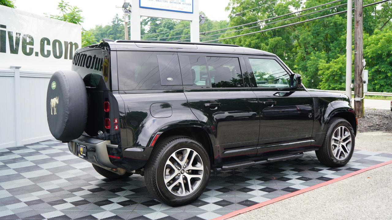 Used 2021 Land Rover Defender 110 X-Dynamic SE AWD/4WD image 9