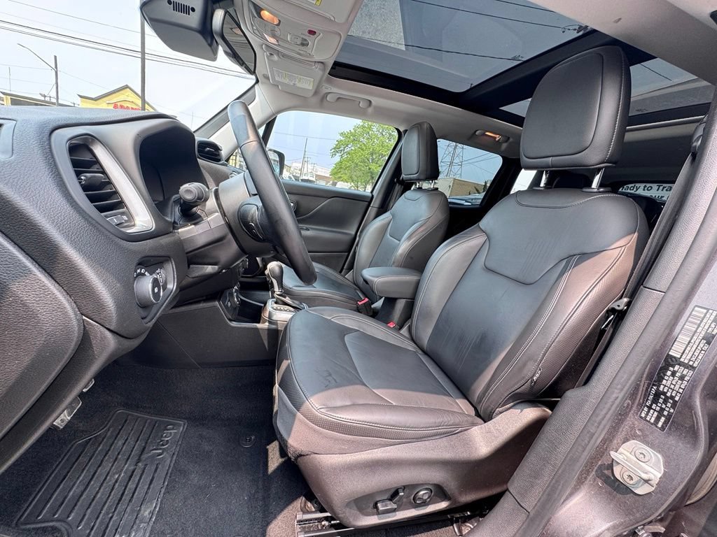 Certified 2018 Jeep Renegade Limited w/ UConnect 8.4 Nav Group AWD/4WD image 13
