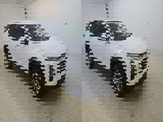 New 2026 Chevrolet Equinox LT image 3