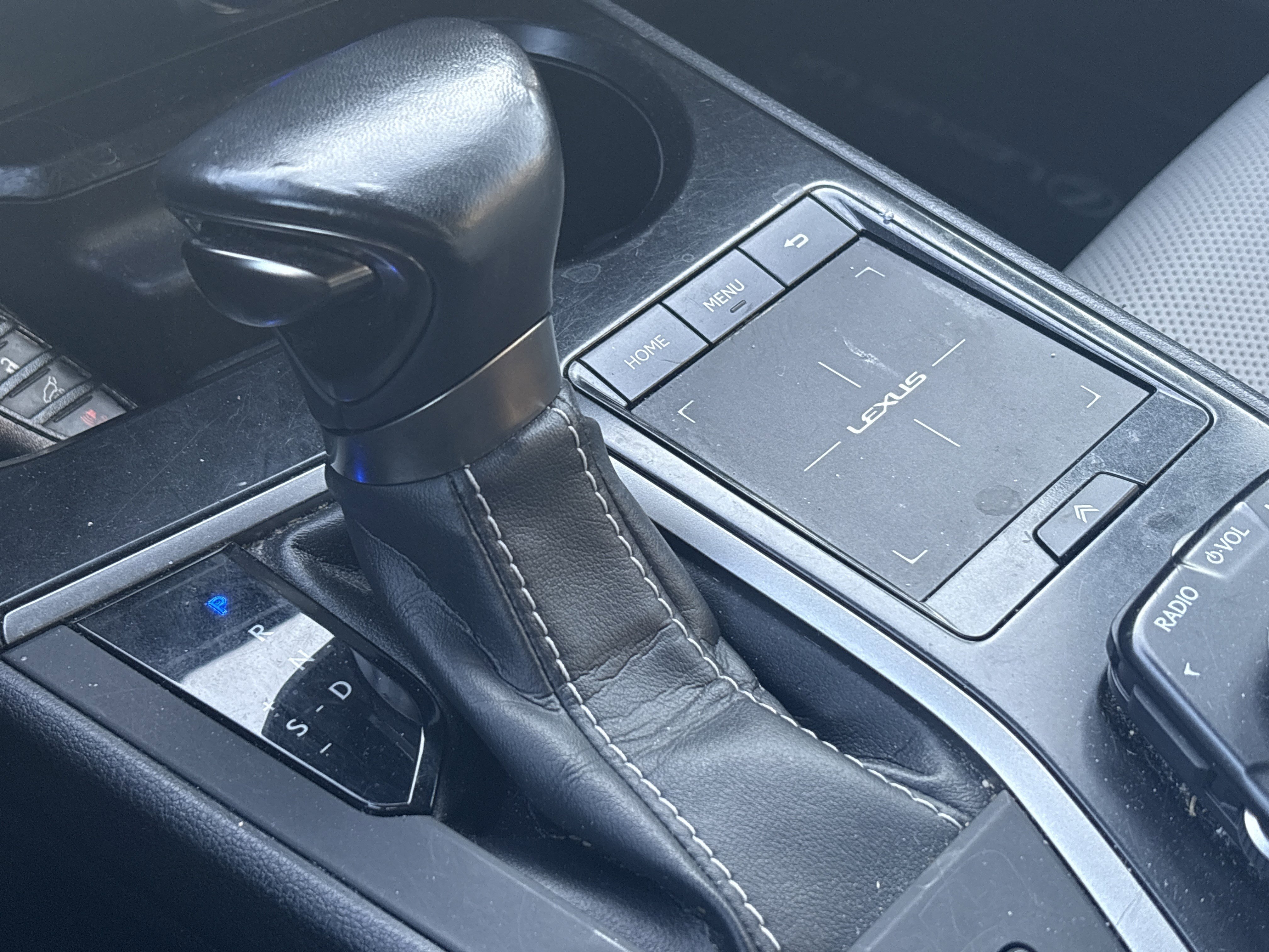 Used 2019 Lexus UX 250h image 25