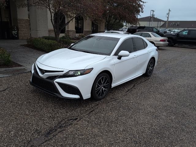 Used 2024 Toyota Camry SE