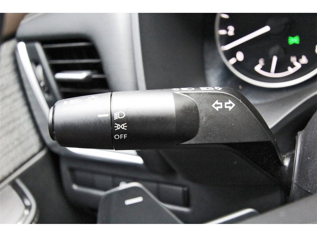 Used 2023 Nissan Rogue SV image 15