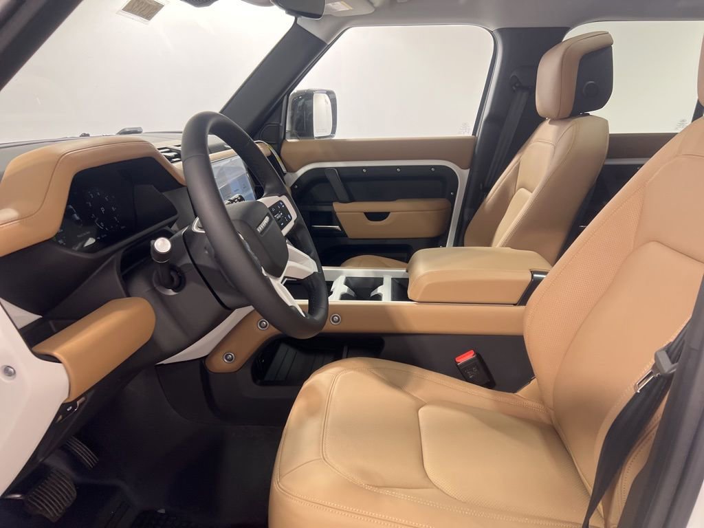 Used 2025 Land Rover Defender 110 S image 11