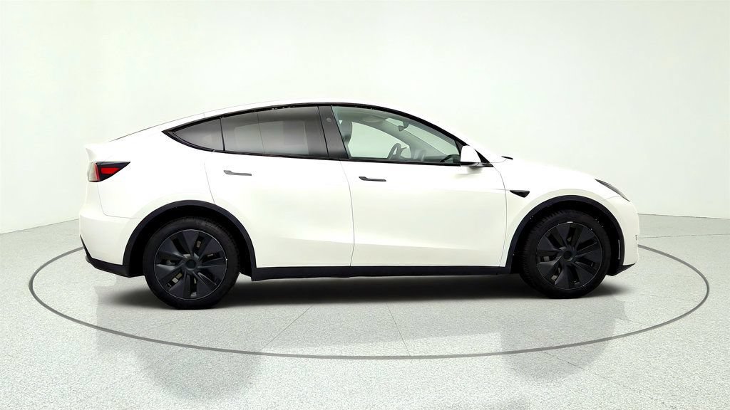 Used 2025 Tesla Model Y Long Range AWD/4WD image 4