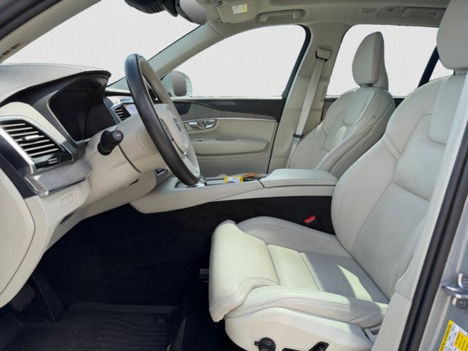 Used 2024 Volvo XC90 T8 Ultimate w/ Protection Package Premier AWD/4WD image 10