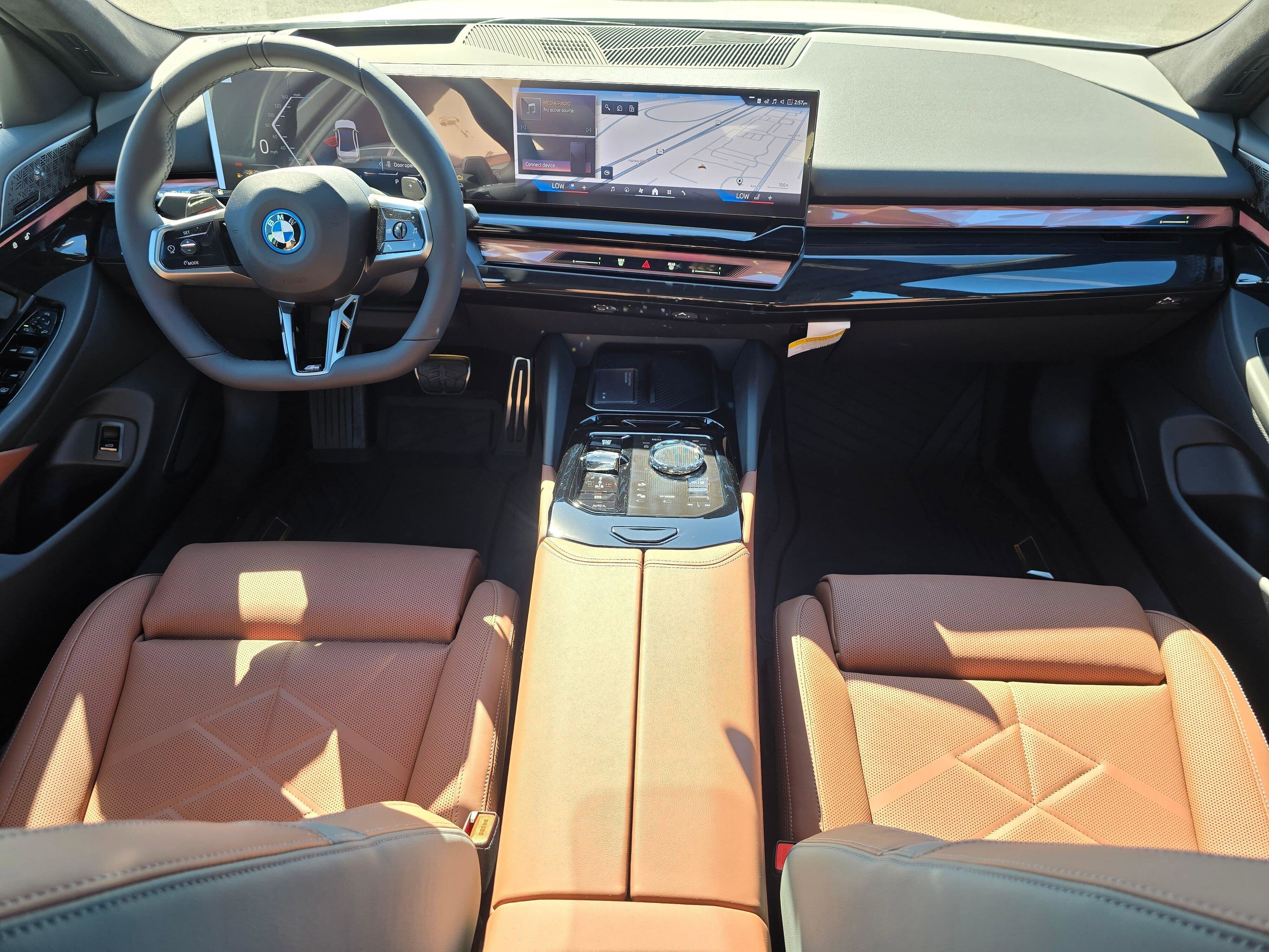 New 2026 BMW 550e xDrive w/ Executive Package AWD/4WD image 9