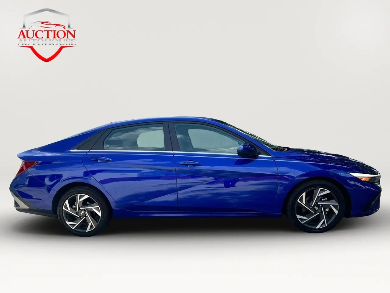 Used 2025 Hyundai Elantra SEL FWD image 4