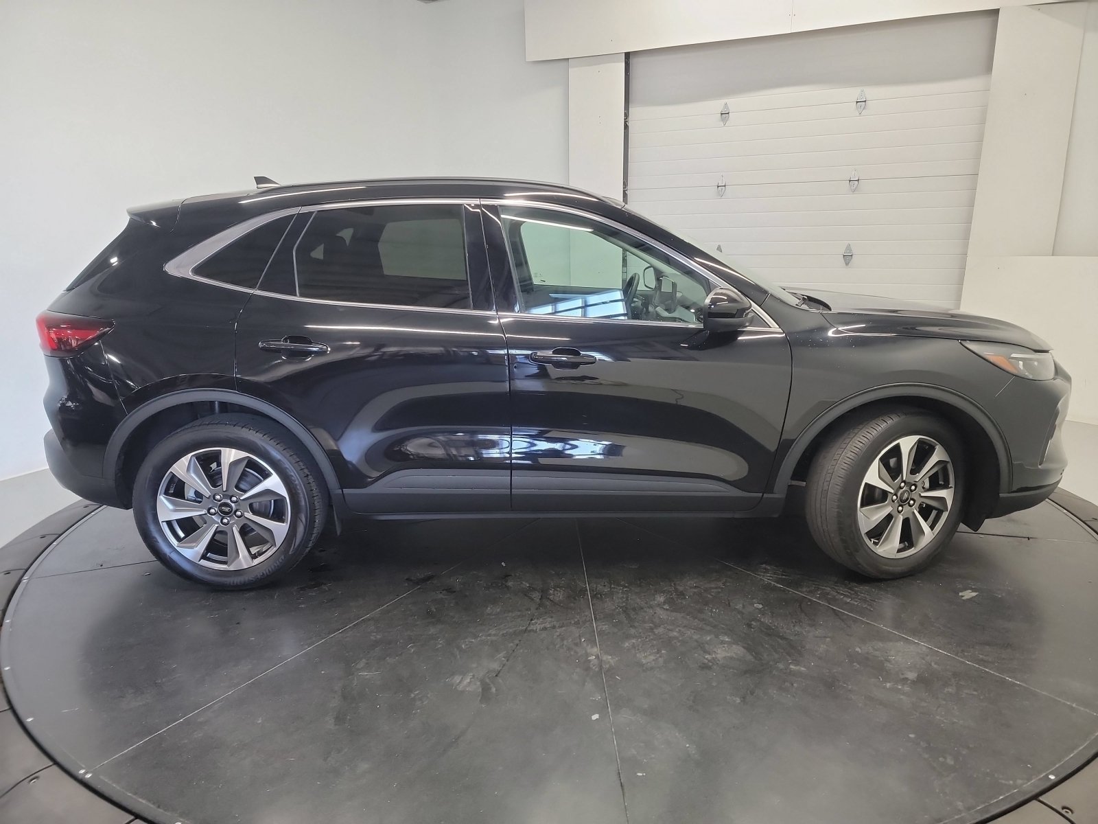 Used 2023 Ford Escape Platinum AWD/4WD image 11