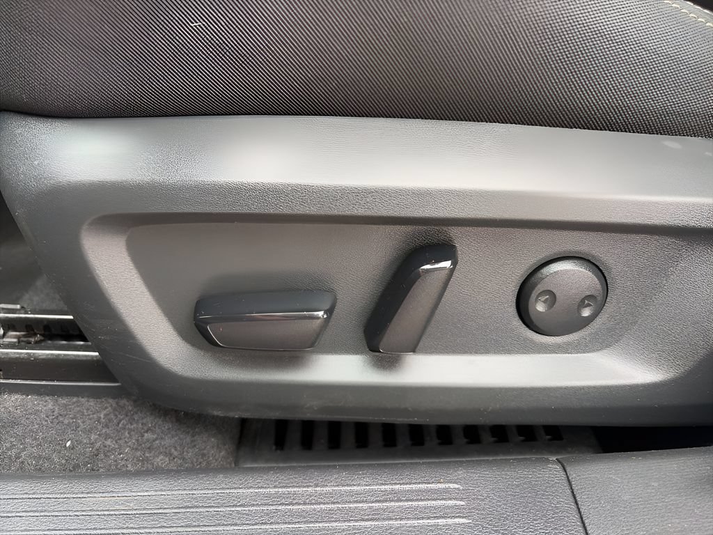 Used 2023 Nissan Rogue SV AWD/4WD image 21