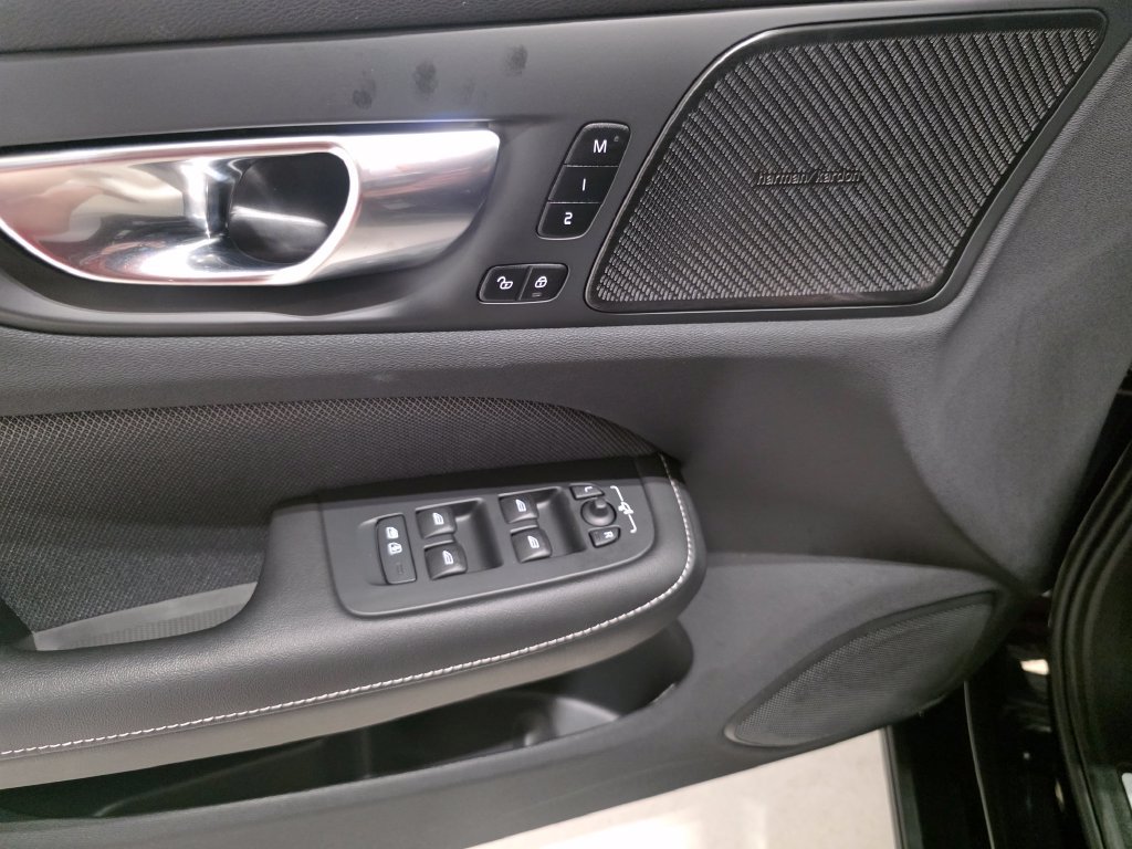 Used 2023 Volvo S60 B5 Ultimate w/ Climate Package AWD/4WD image 18