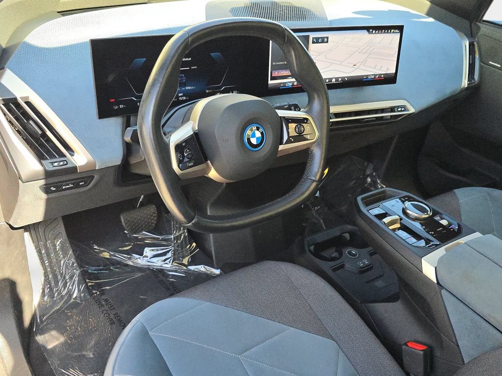 Used 2025 BMW iX xDrive50 AWD/4WD image 19