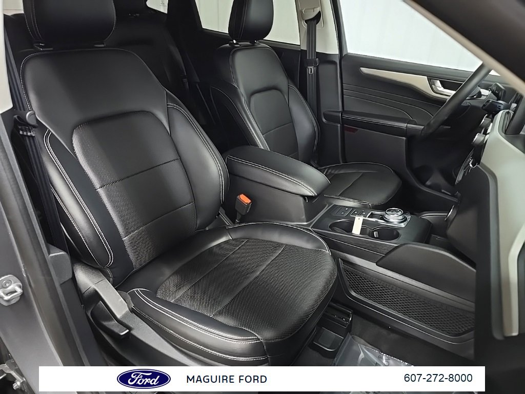 Used 2022 Ford Escape SEL w/ Technology Package image 14