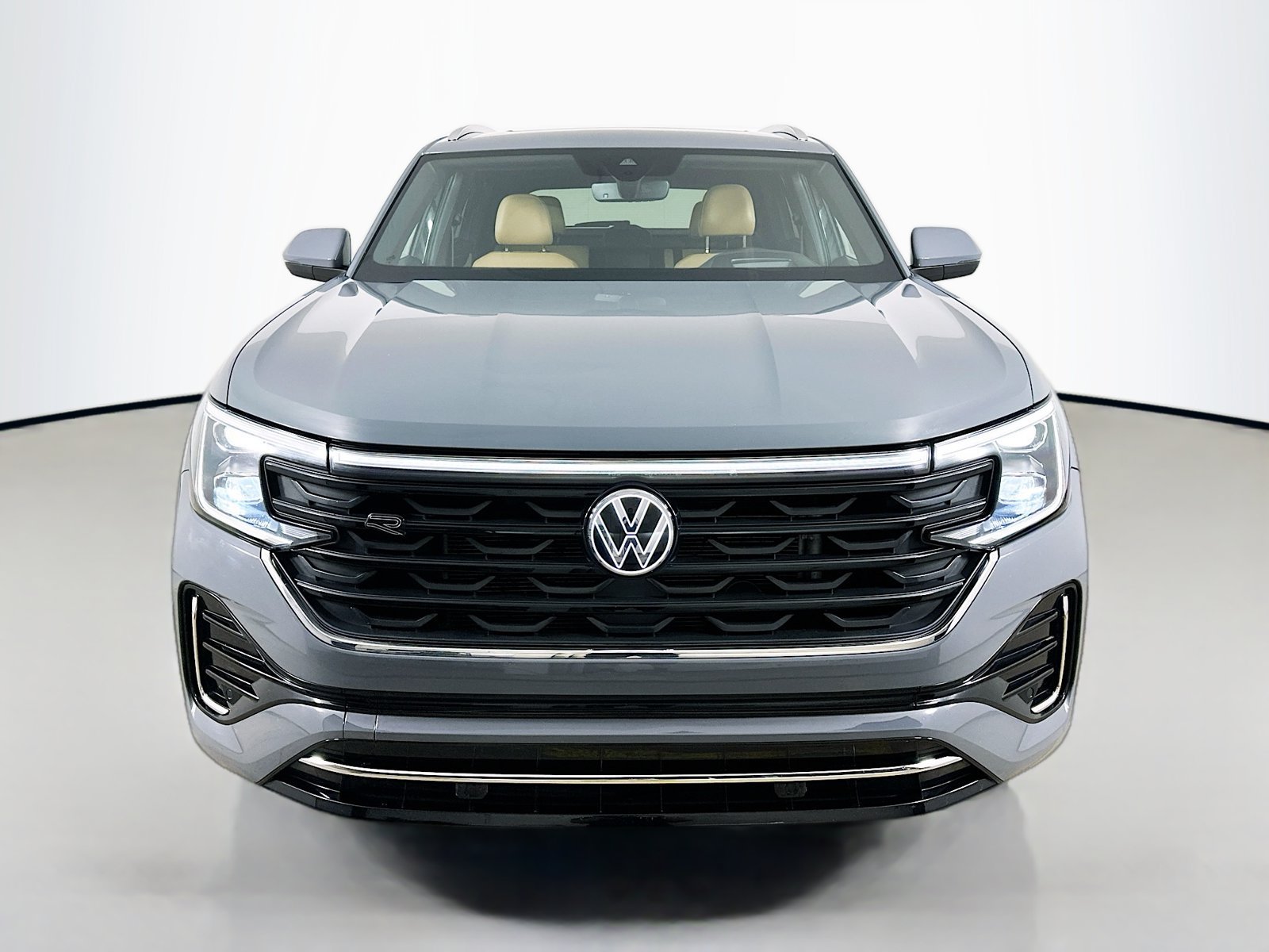 Used 2024 Volkswagen Atlas Cross Sport SEL R-Line AWD/4WD image 2