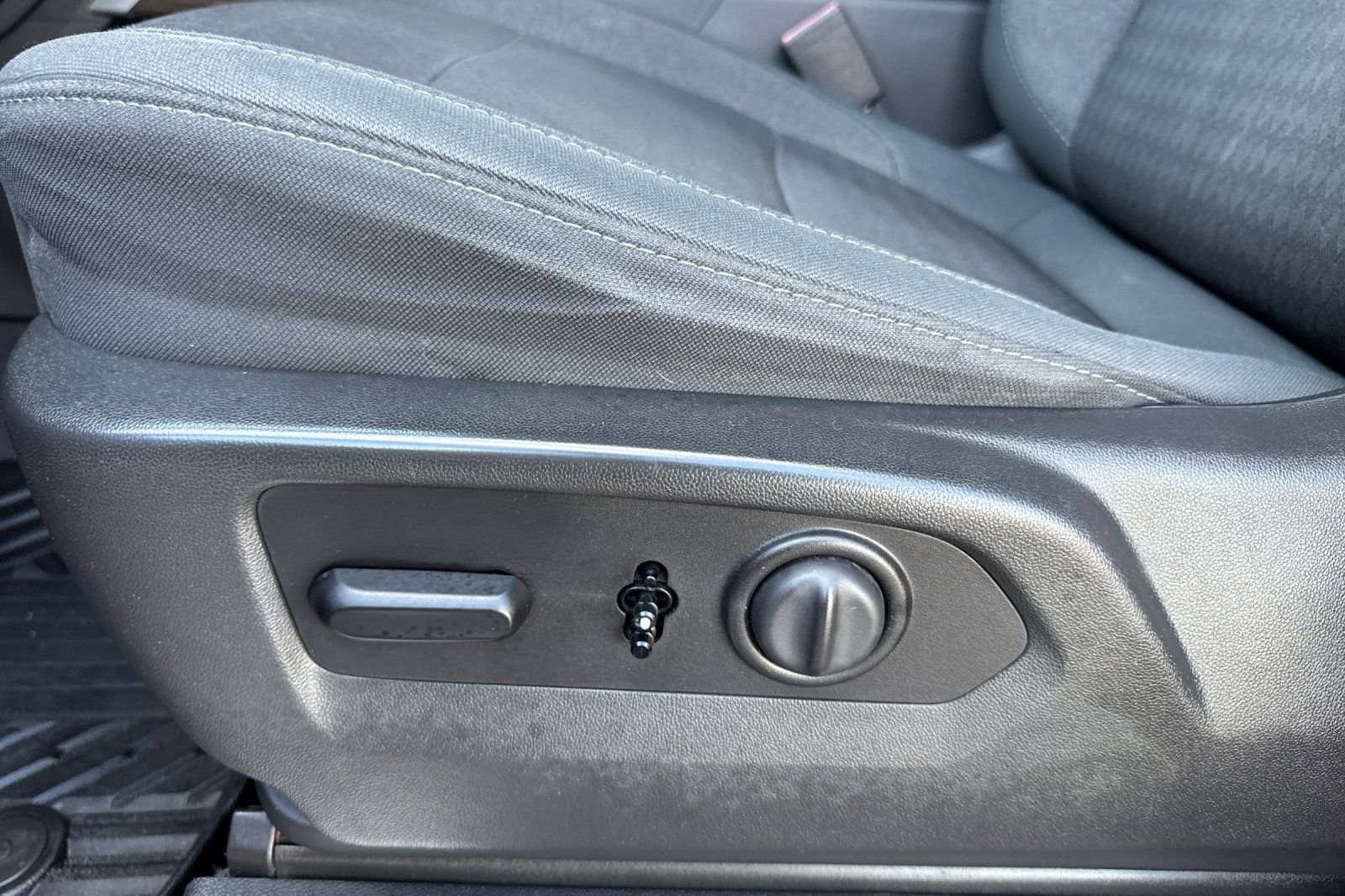 Used 2020 Chevrolet Silverado 1500 RST image 14