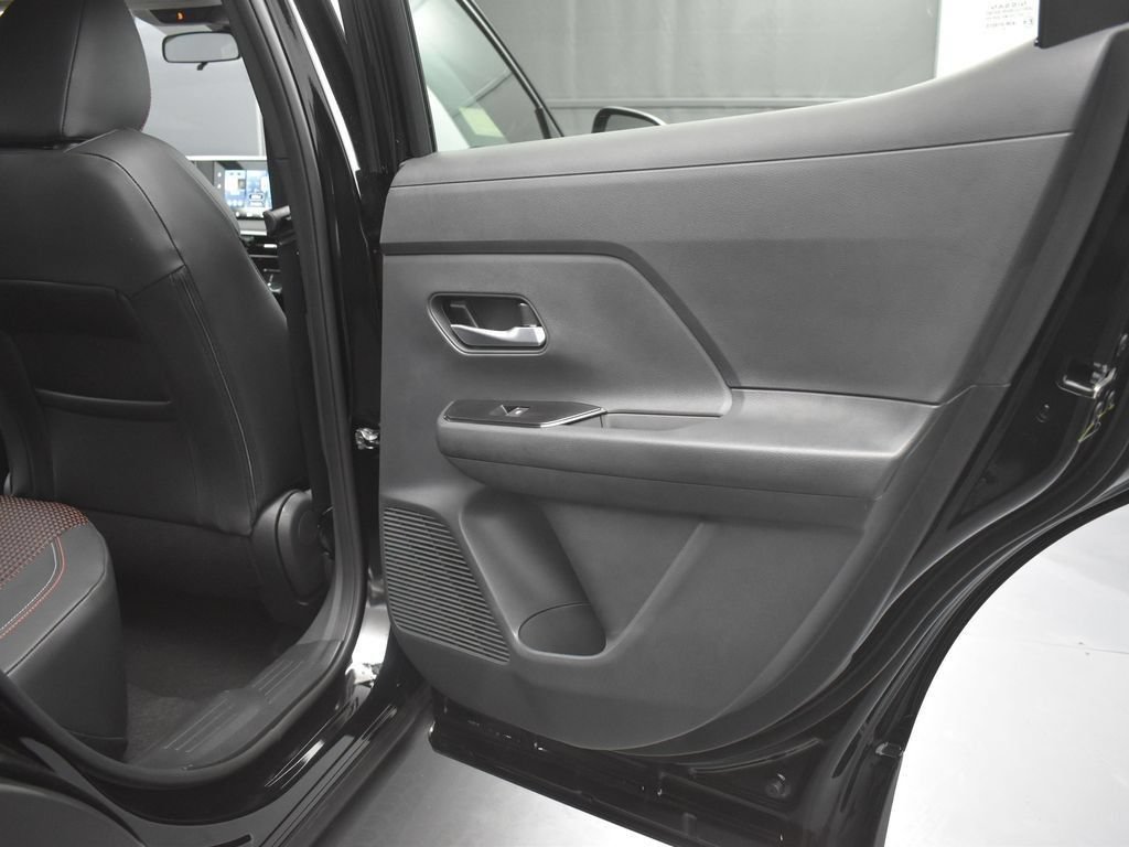 New 2026 Nissan Kicks SR FWD image 20
