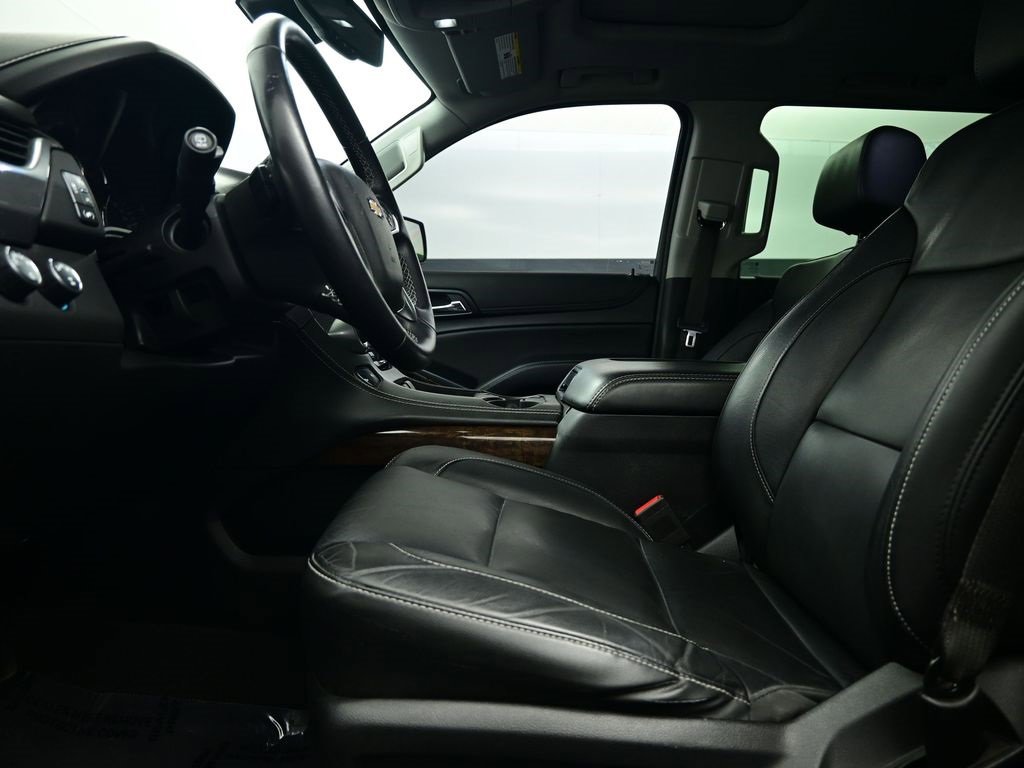 Used 2020 Chevrolet Suburban LT image 19