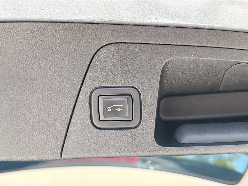 Used 2020 Buick Envision Essence AWD/4WD image 31