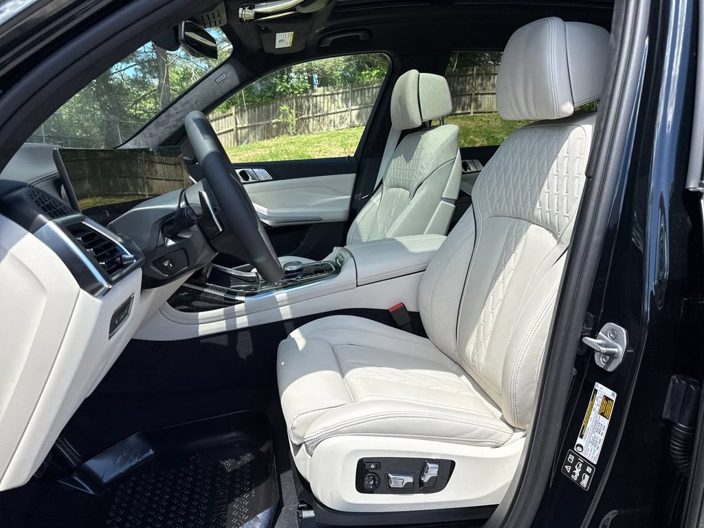 Used 2027 BMW X7 xDrive40i w/ M Sport Package AWD/4WD image 10