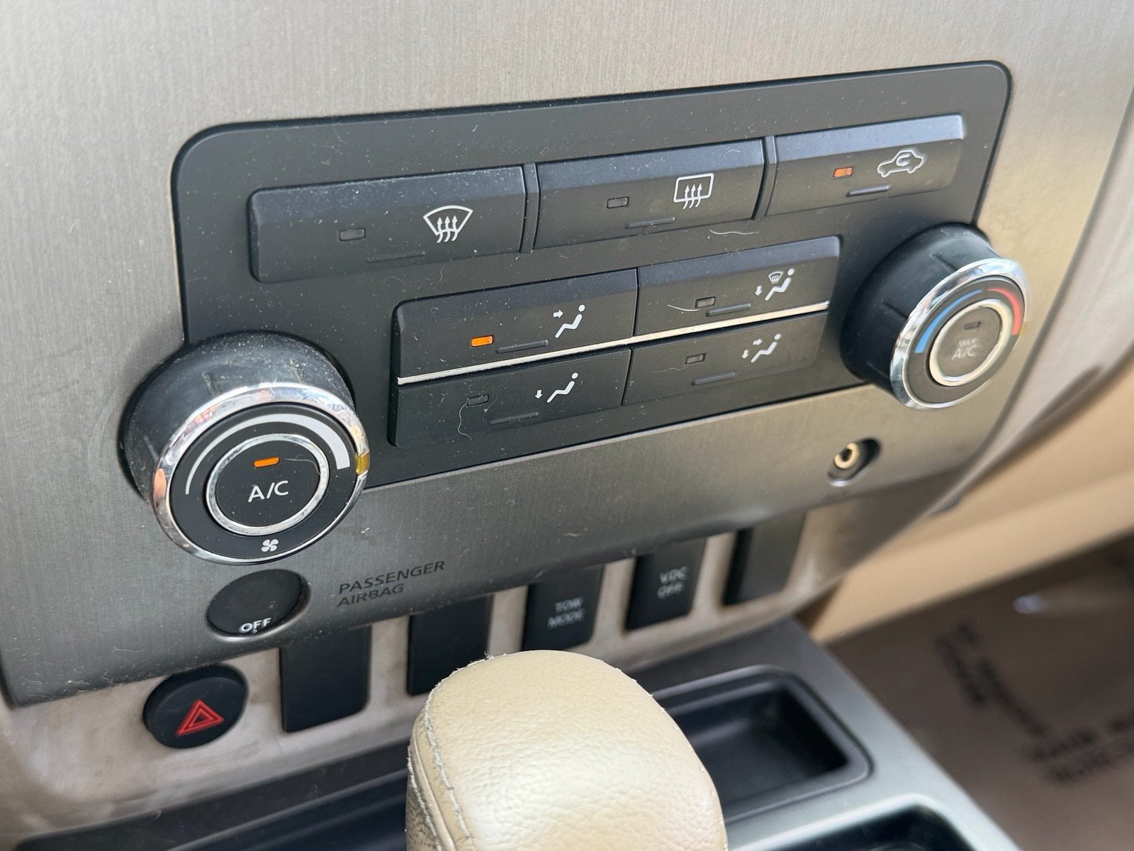 Used 2011 Nissan Titan SV w/ SV Value Truck Pkg AWD/4WD image 22