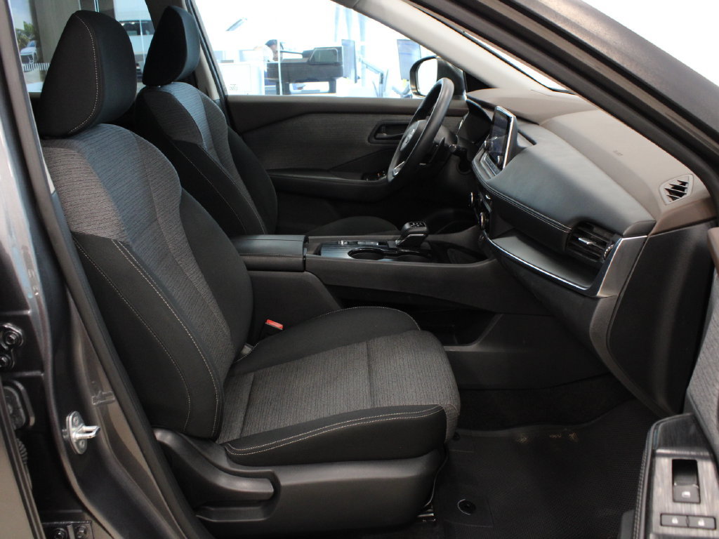 Used 2023 Nissan Rogue SV w/ SV Premium B Package FWD image 14