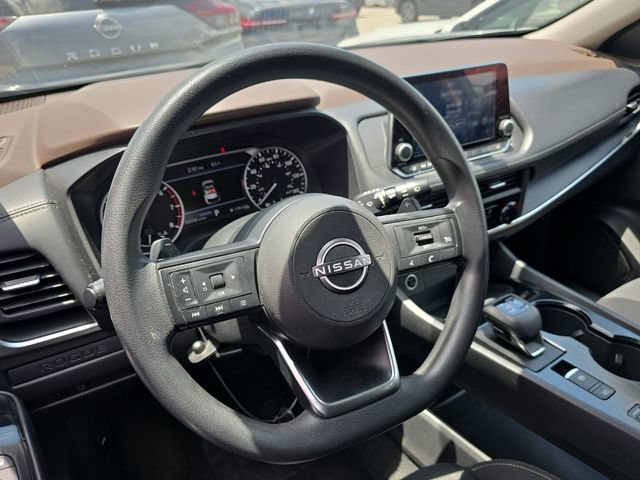 Used 2023 Nissan Rogue S FWD image 8
