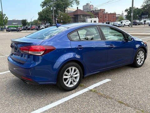 Used 2017 Kia Forte S image 5