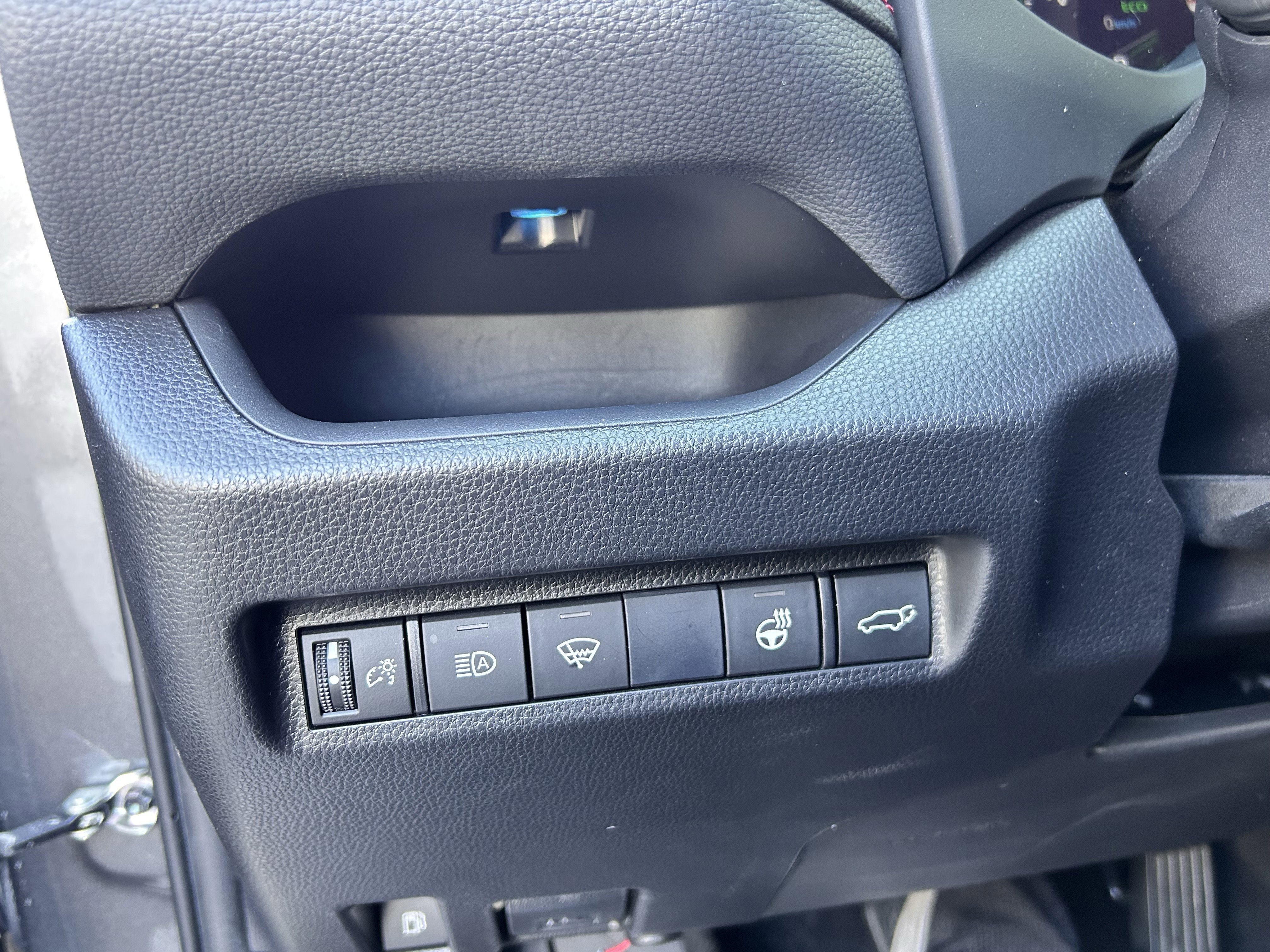 Used 2021 Toyota RAV4 XSE image 19