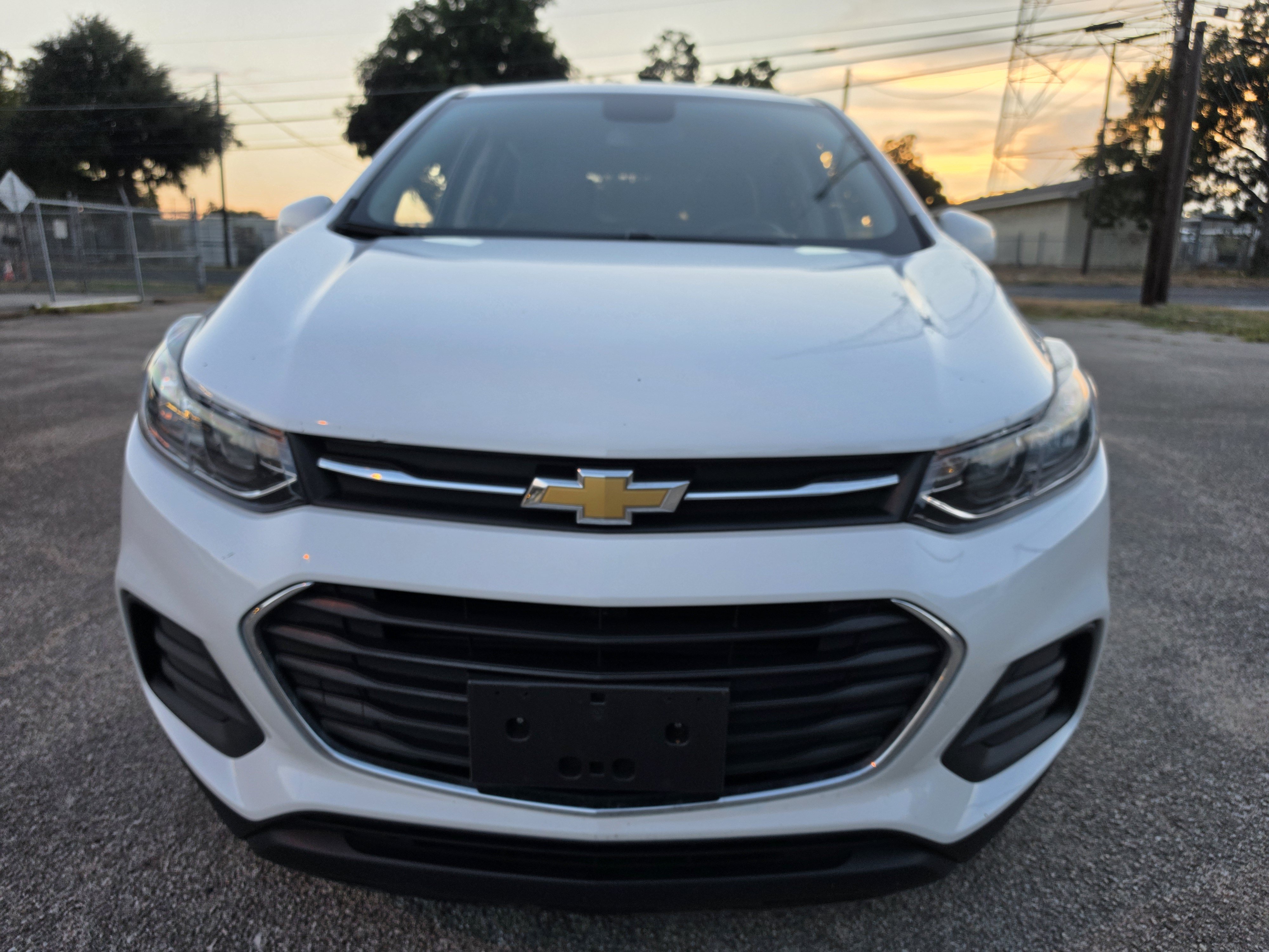 Used 2022 Chevrolet Trax LS w/ Tint and Cruise Package FWD image 2