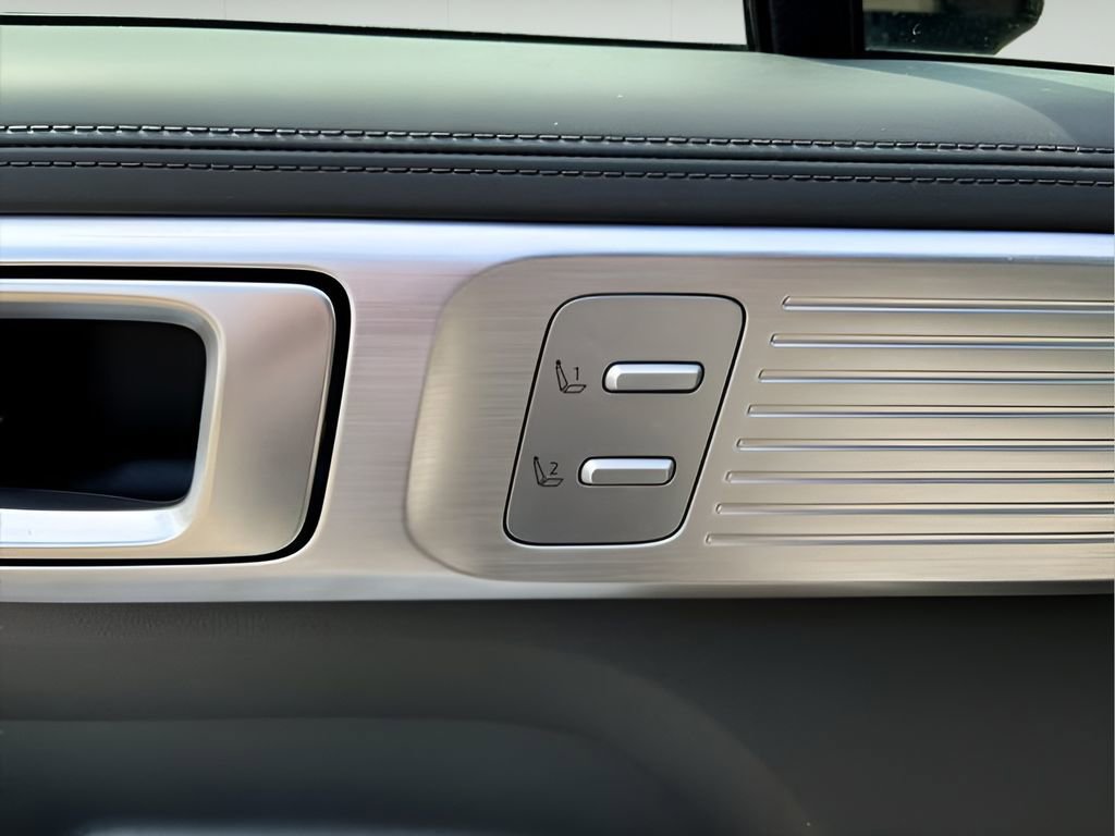 Used 2025 Hyundai Santa Fe Calligraphy image 17
