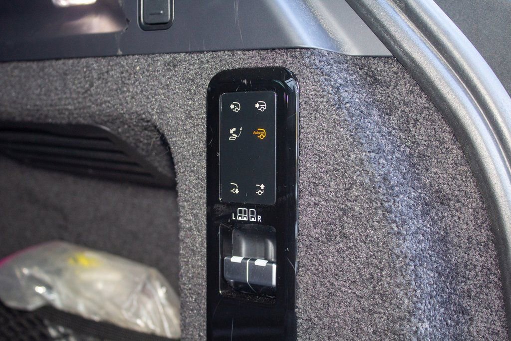 Used 2023 Land Rover Range Rover First Edition AWD/4WD image 25
