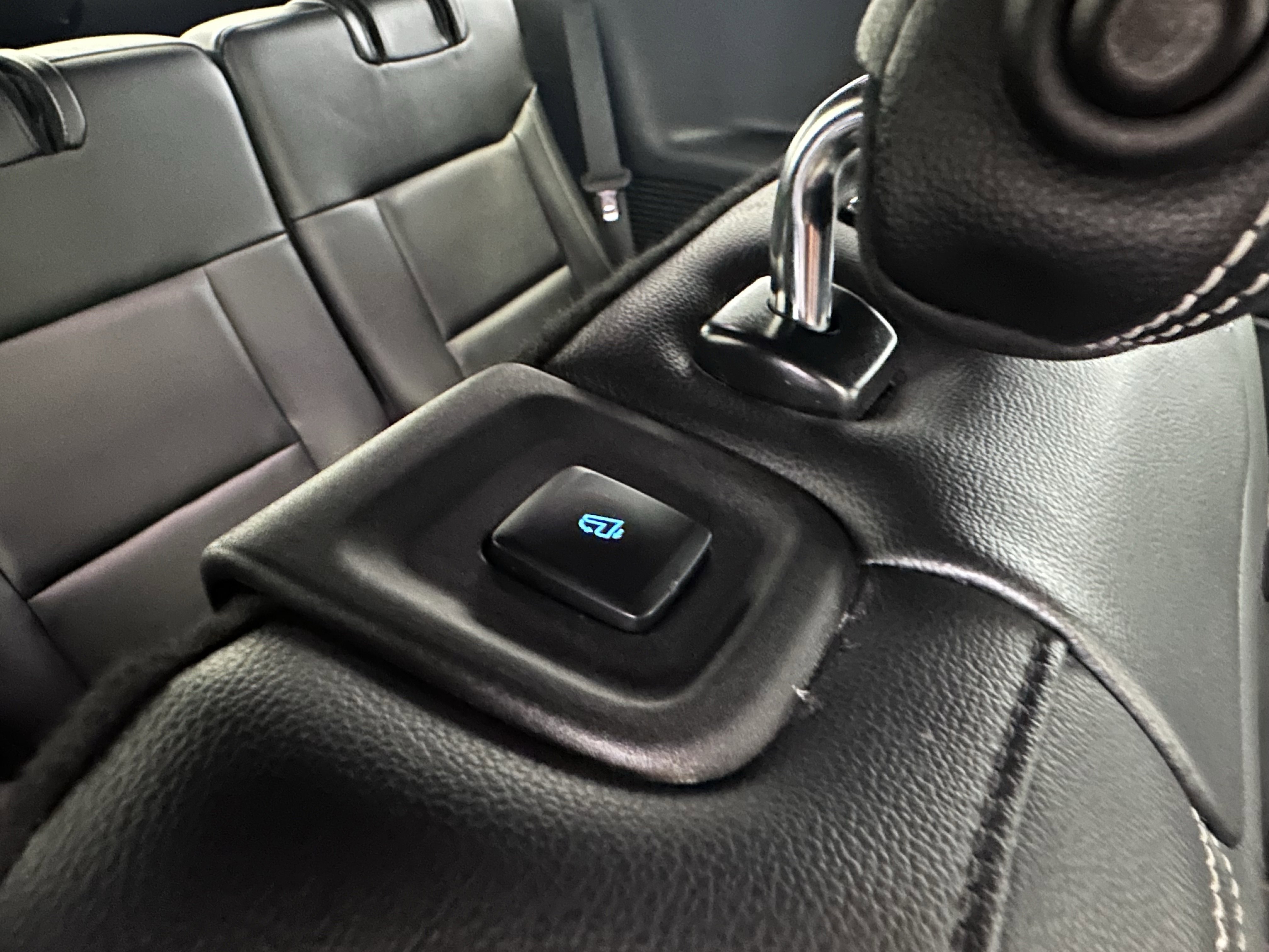 Used 2020 Ford Explorer ST w/ ST Street Pack image 37