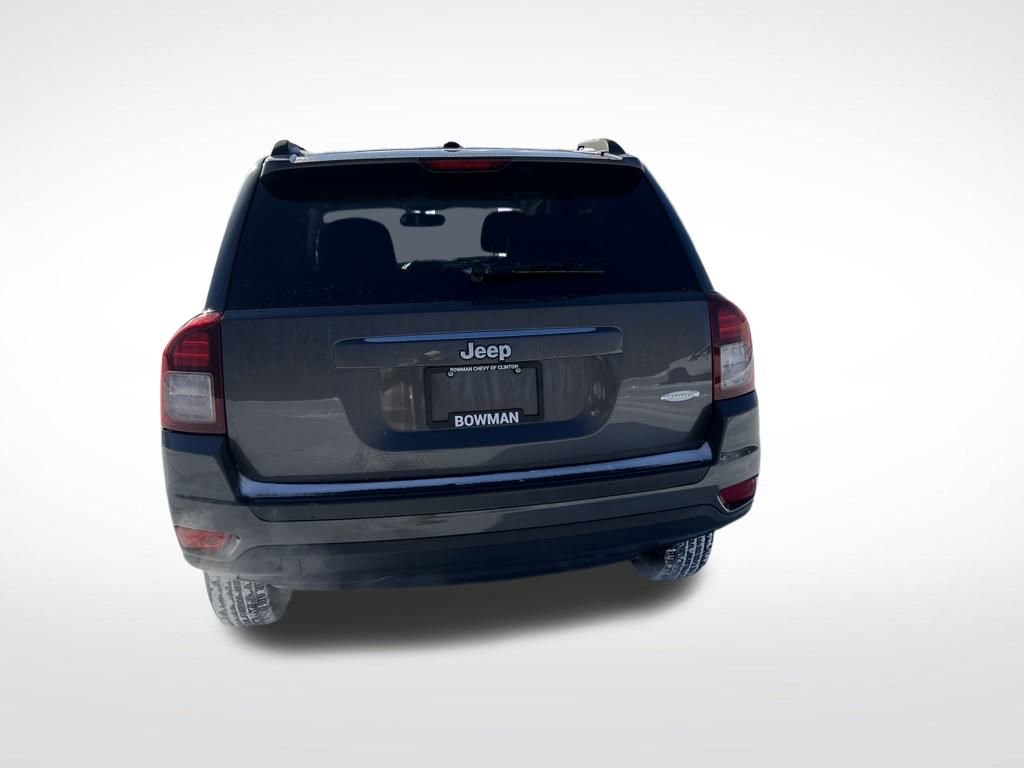 Used 2016 Jeep Compass Latitude video 4